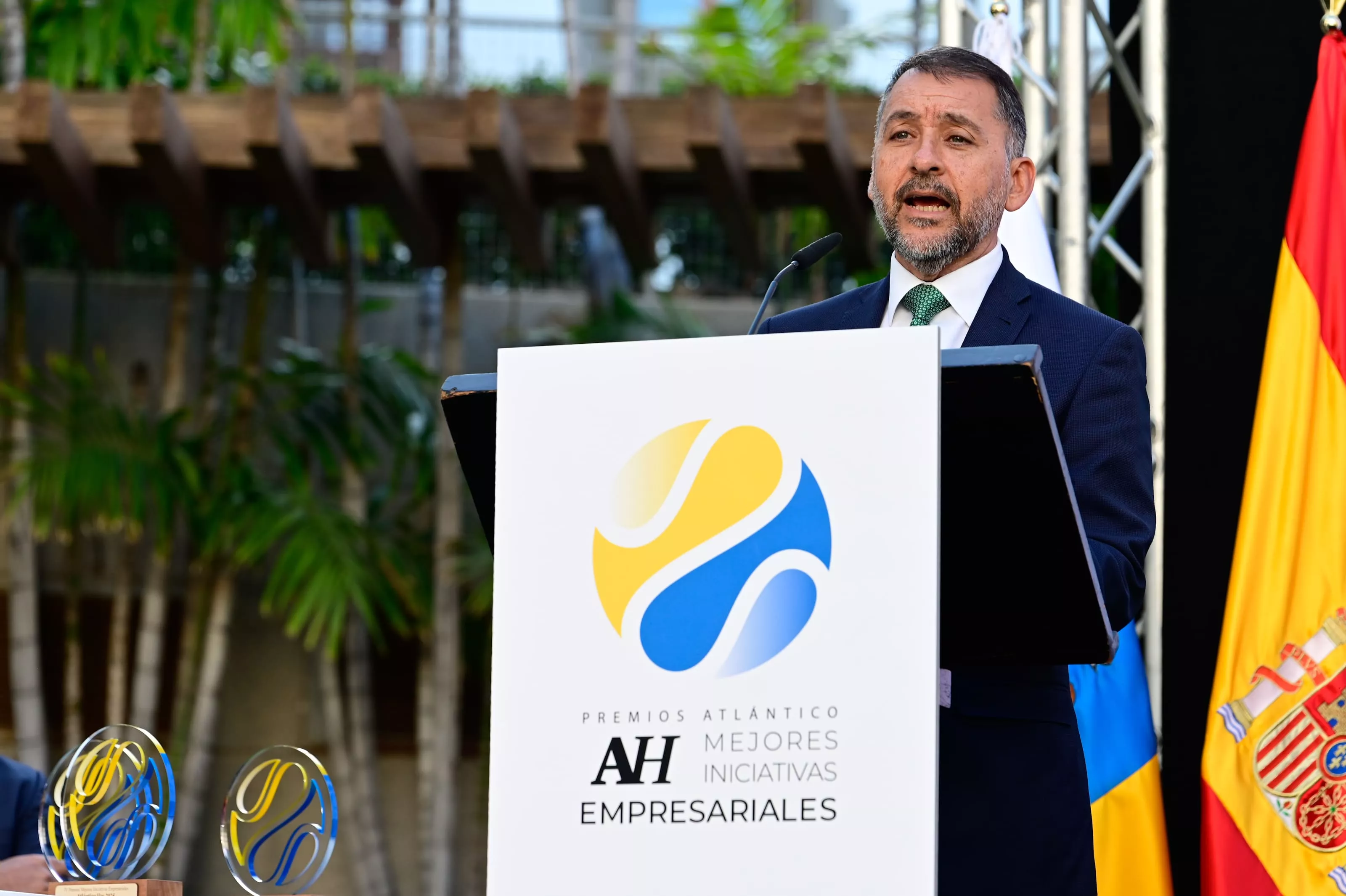 José Manuel Bermúdez, alcalde de Santa Cruz de Tenerife, dio la bienvenida a los presentes al acto. / TONY HERNÁNDEZ