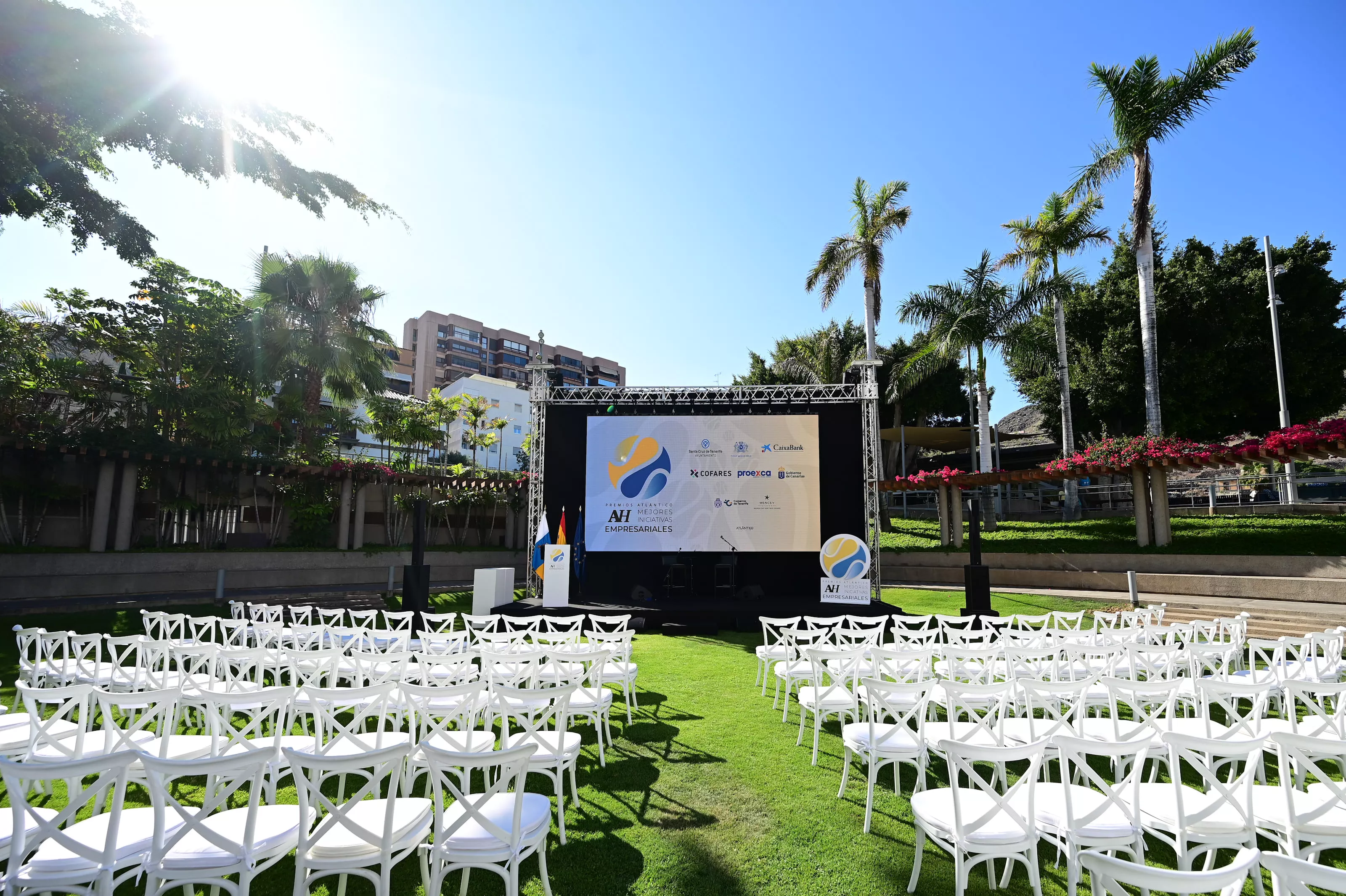 Todo listo para la entrega de los galardones en el Iberostar Heritage Grand Mencey. / TONY HERNÁNDEZ