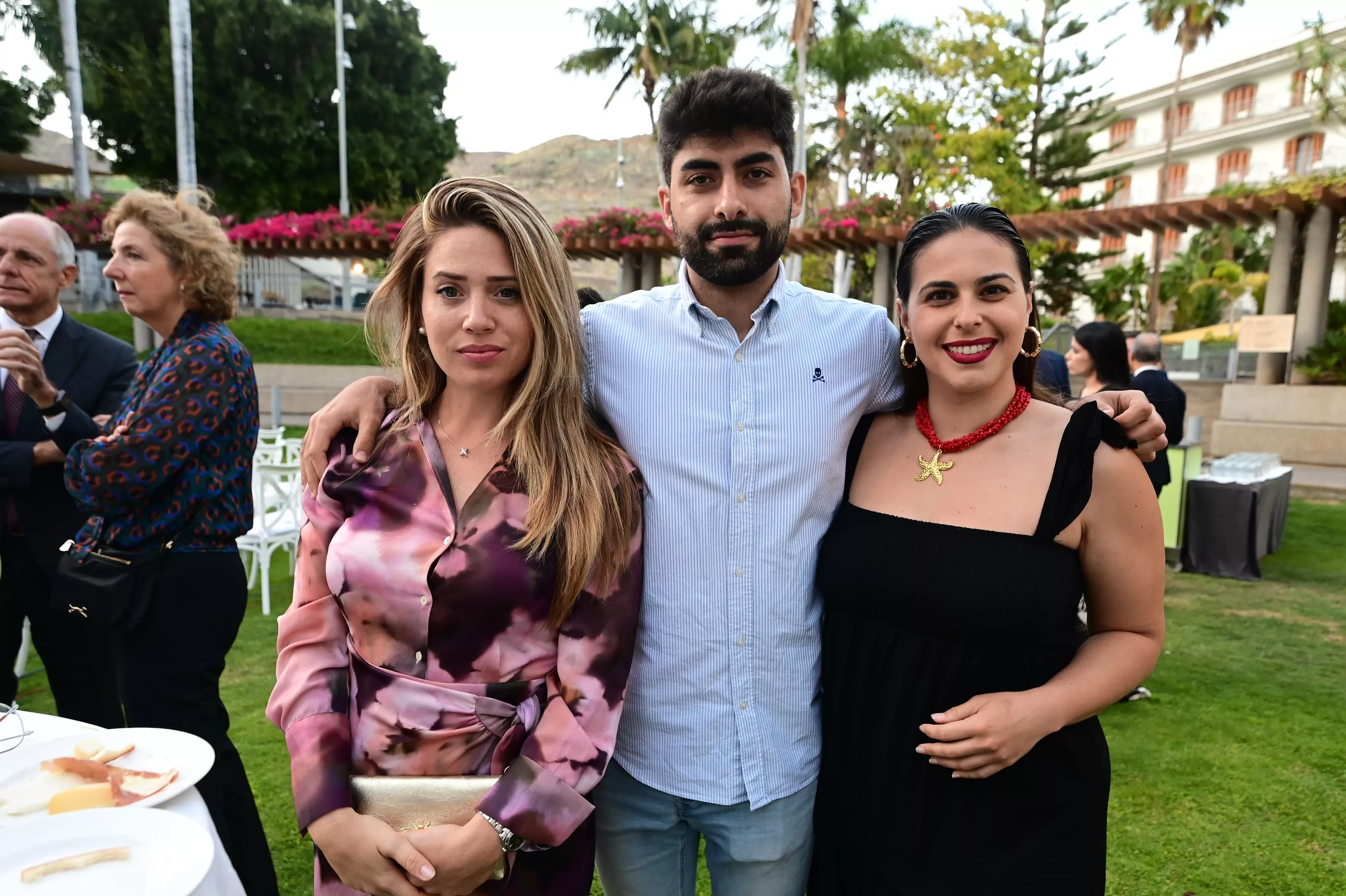 Daniel de la Cova, junto a parte del equipo del Tenerife Cook Music Fest, candidato al Premio a Mejor Iniciativa Empresarial en Cultura o Deporte. / TONY HERNÁNDEZ