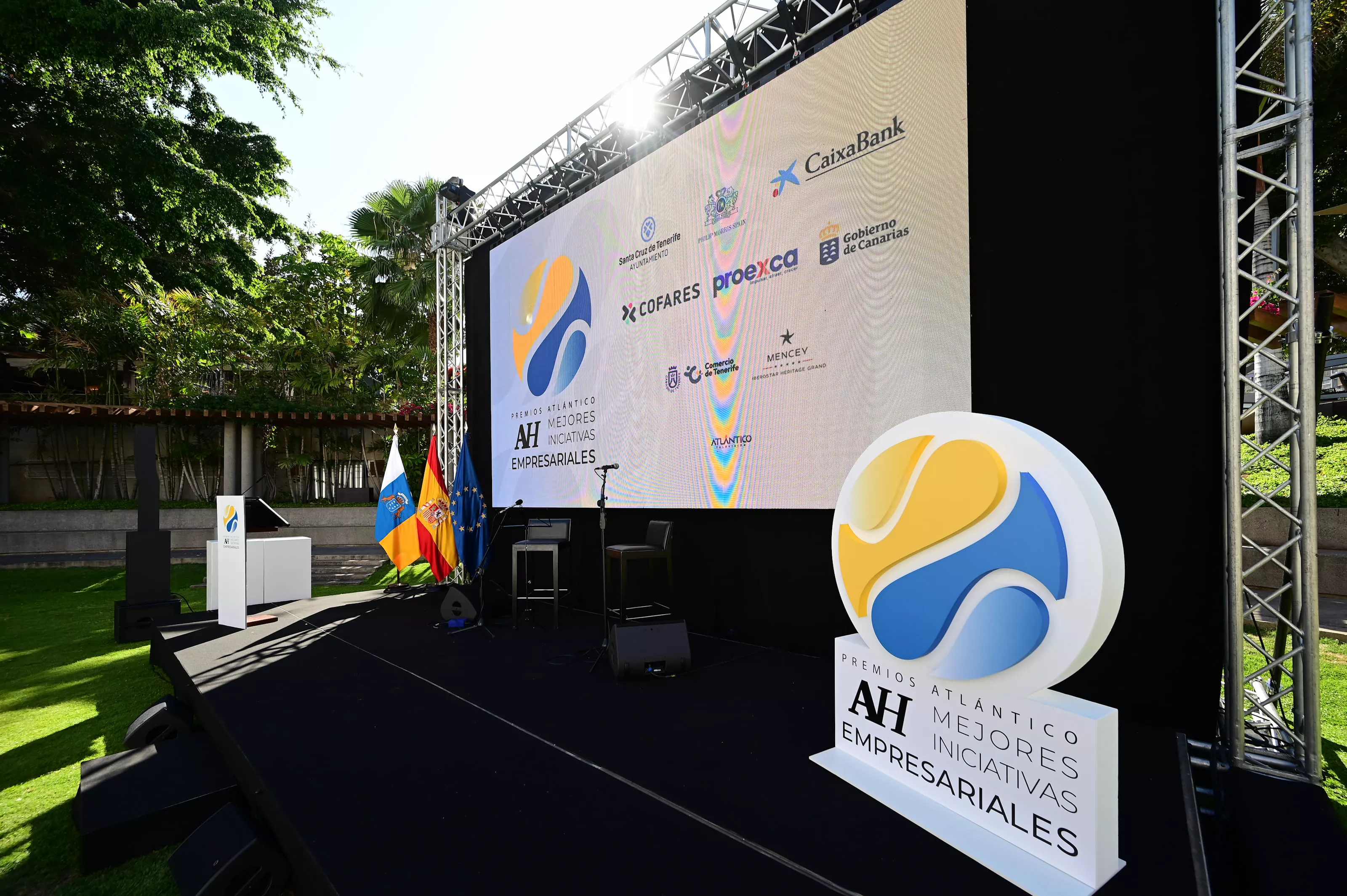 Escenario donde se entregaron los Premios a las Mejores Iniciativas Empresariales Atlántico Hoy. / TONY HERNÁNDEZ