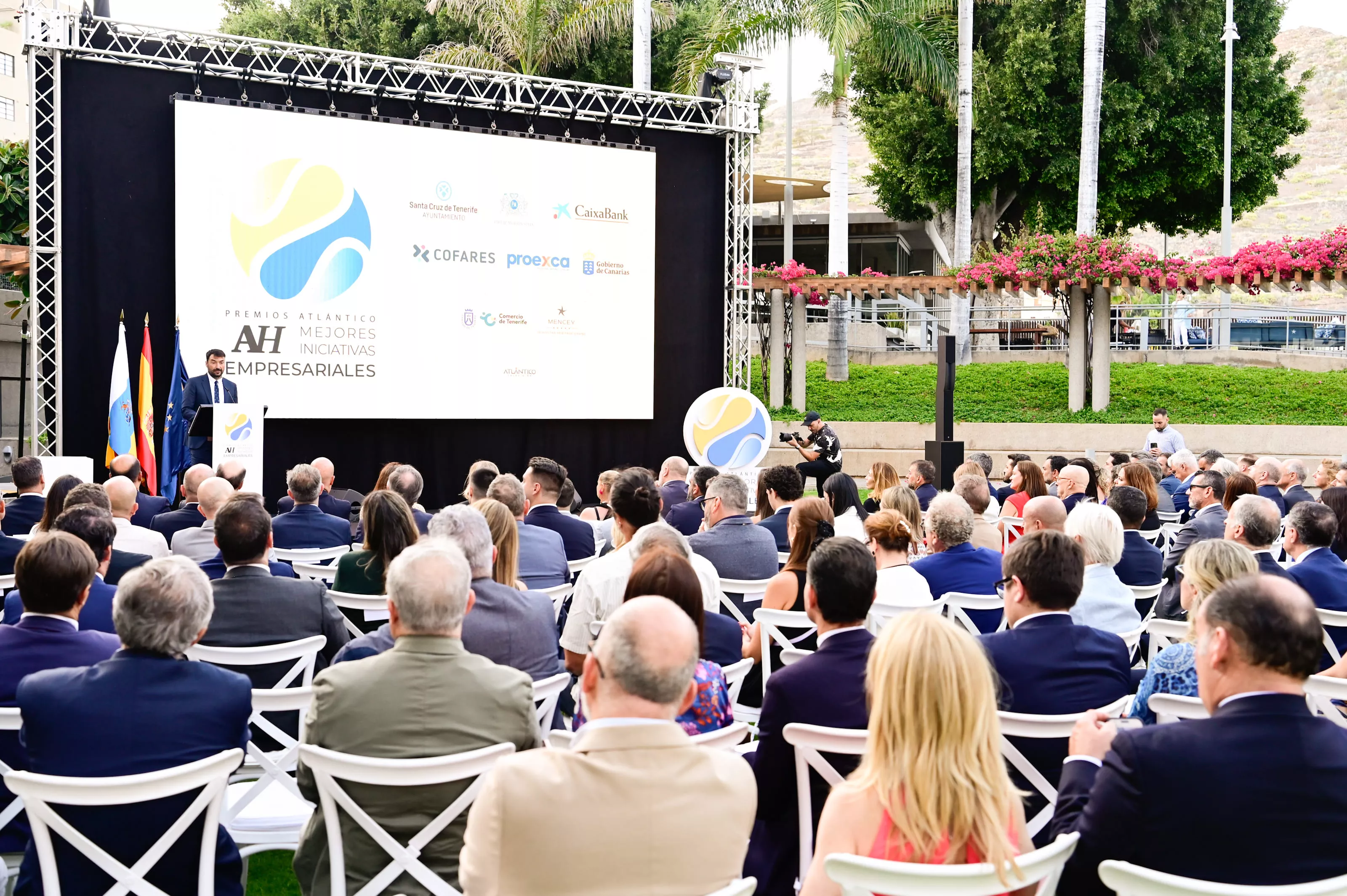 Detalle de la ceremonia de entrega de los Premios a las Mejores Iniciativas Empresariales de Atlántico Hoy. / TONY HERNÁNDEZ