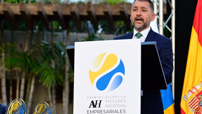 José Manuel Bermúdez, alcalde de Santa Cruz de Tenerife, dio la bienvenida a los presentes al acto. / TONY HERNÁNDEZ José Manuel Bermúdez, alcalde de Santa Cruz de Tenerife, dio la bienvenida a los presentes al acto. / TONY HERNÁNDEZ