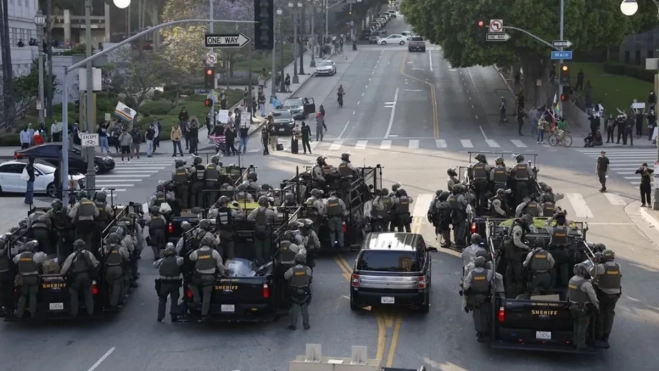 Un momento de las protestas en Los ÁngelesEFE (1)