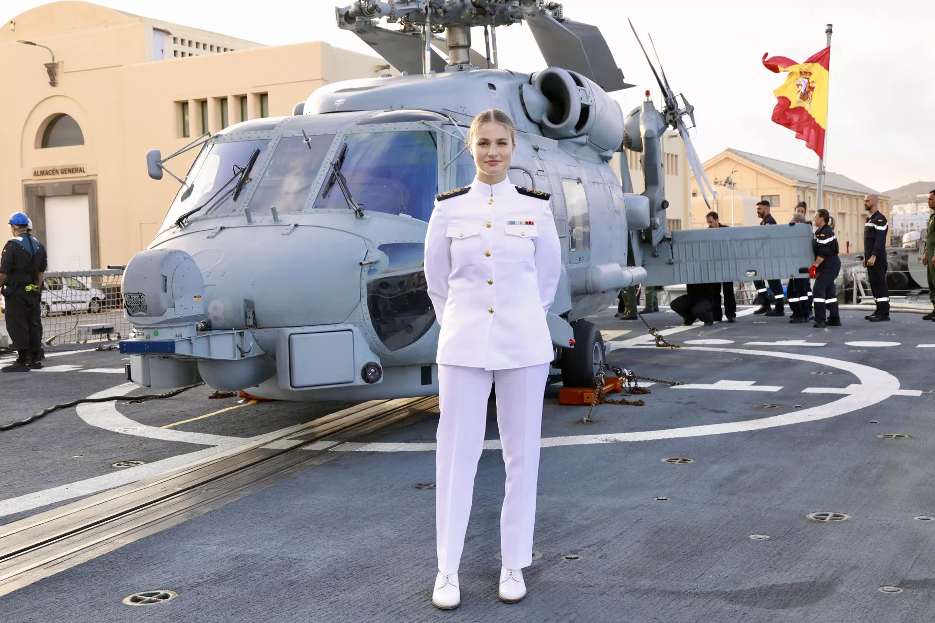 Leonor se entrena con fuego real en la Blas de Lezo: maniobras de alta intensidad frente a Canarias. / FRANCISCO GÓMEZ-CASA REAL