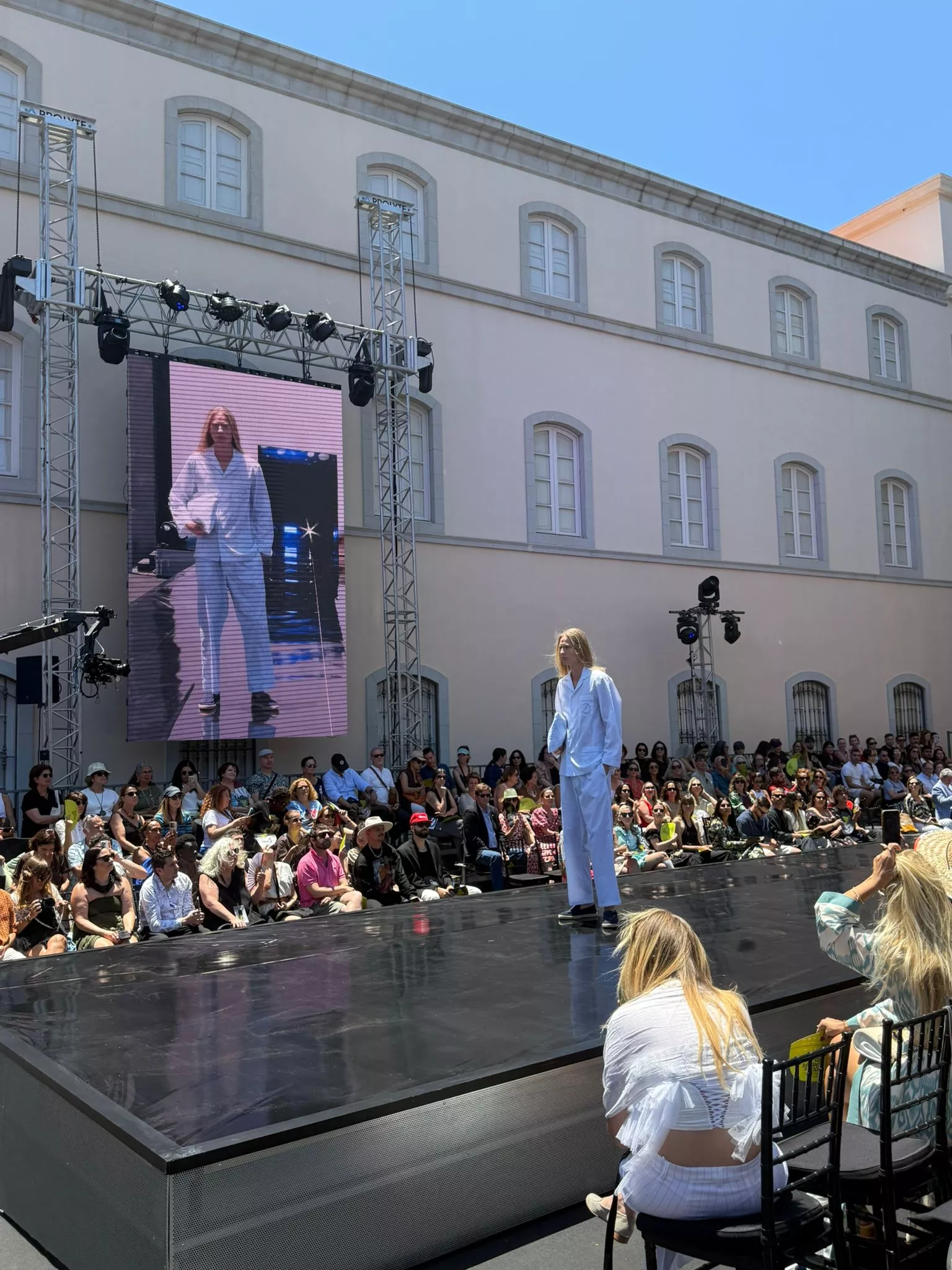 Primera colección de moda de Dormitorum junto al diseñador tinerfeño José Acosta. / ATLÁNTICO HOY - ALBA MARICHAL