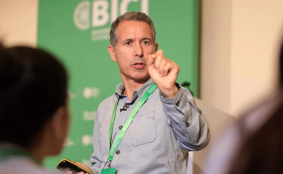 “El 80 % de los coches sobran”: el cálculo que pone patas arriba la movilidad urbana. En la imagen, Manuel Calvo Salazar. / AH