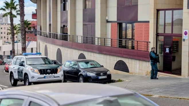 La UCO registra inmuebles en Gran Canaria por presunto blanqueo de capitales y estafa./ AH