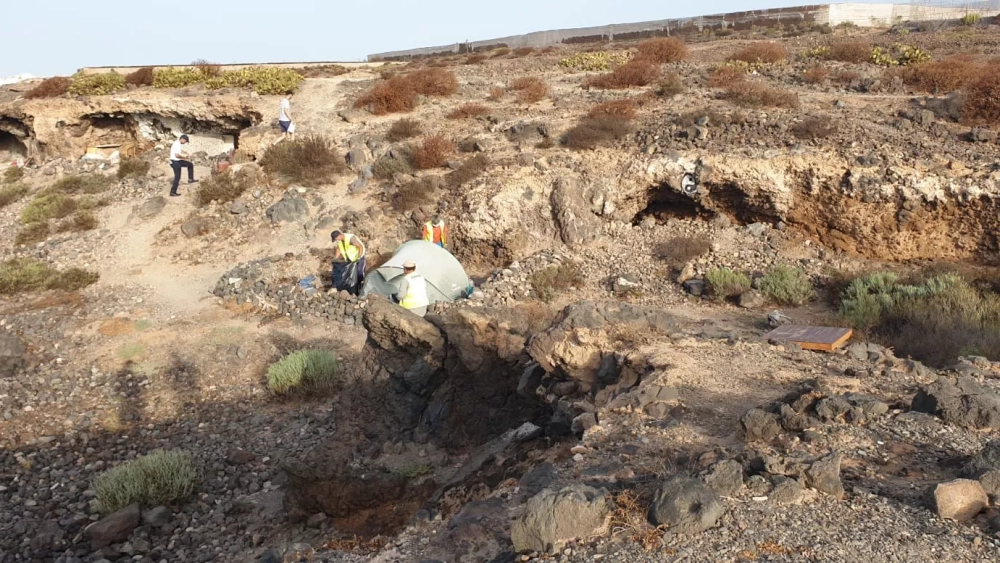 Un asentamiento ilegal en cuevas de Granadilla de Abona, Tenerife, el pasado 2024. / AYUNTAMIENTO DE GRANADILLA DE ABONA Un asentamiento ilegal en cuevas de Granadilla de Abona, Tenerife, el pasado 2024. / AYUNTAMIENTO DE GRANADILLA DE ABONA