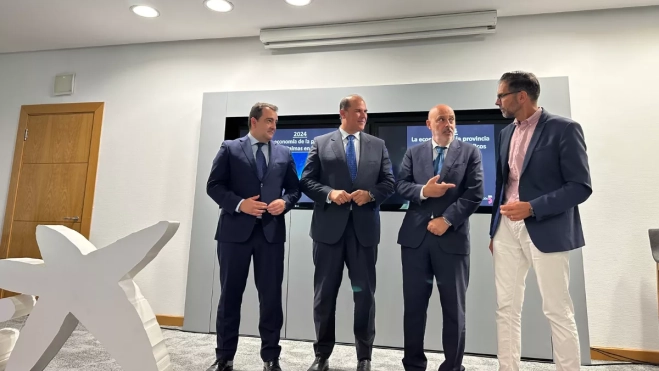 En la imagen, los encargados de presentar el informe este jueves / ATLÁNTICO HOY - MARCOS MORENO