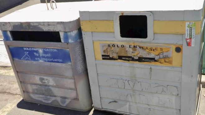 Imágenes de contenedores de basura en la calle Barranco Grande. / IMAGEN DE LA RED