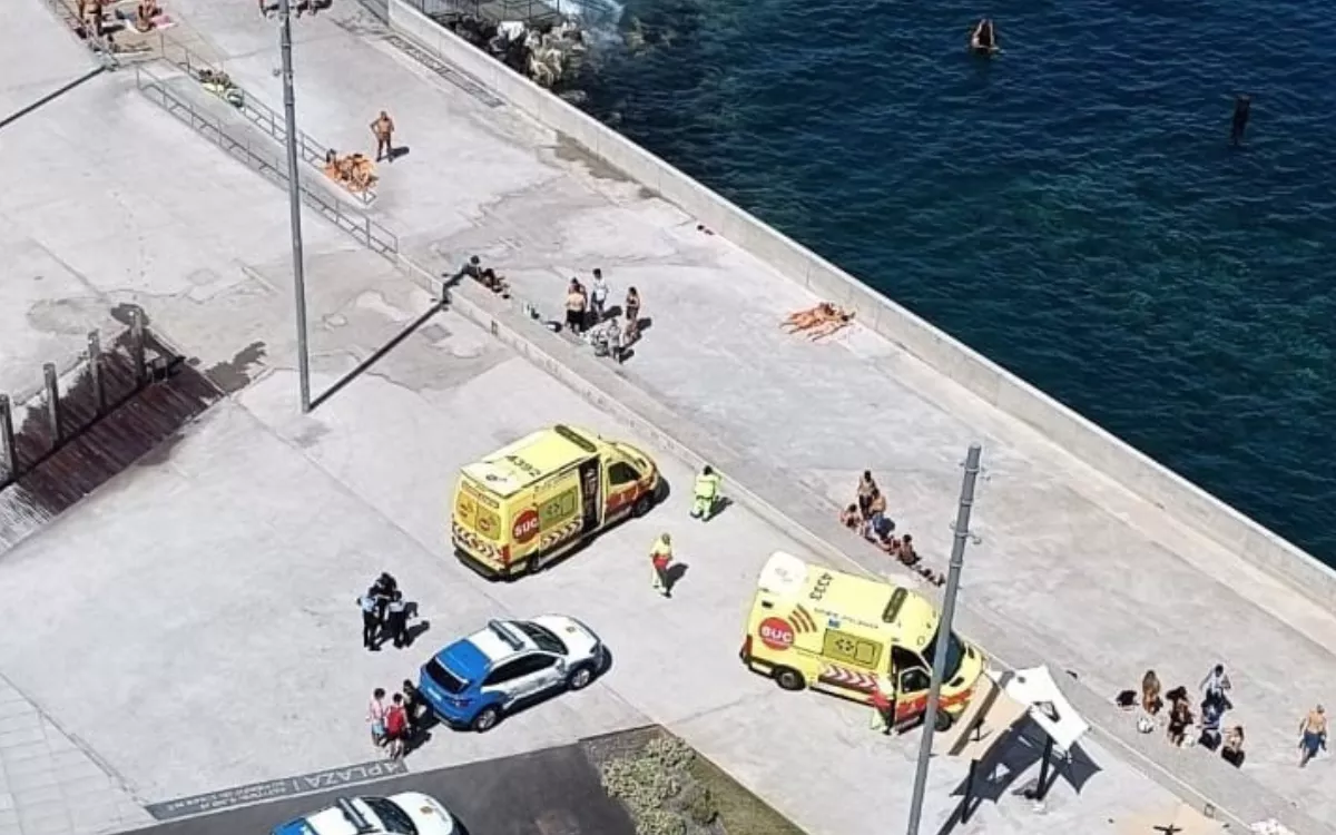 Un menor, en estado crítico tras ser rescatado del mar en los Charcos de Valleseco. / 112 CANARIAS