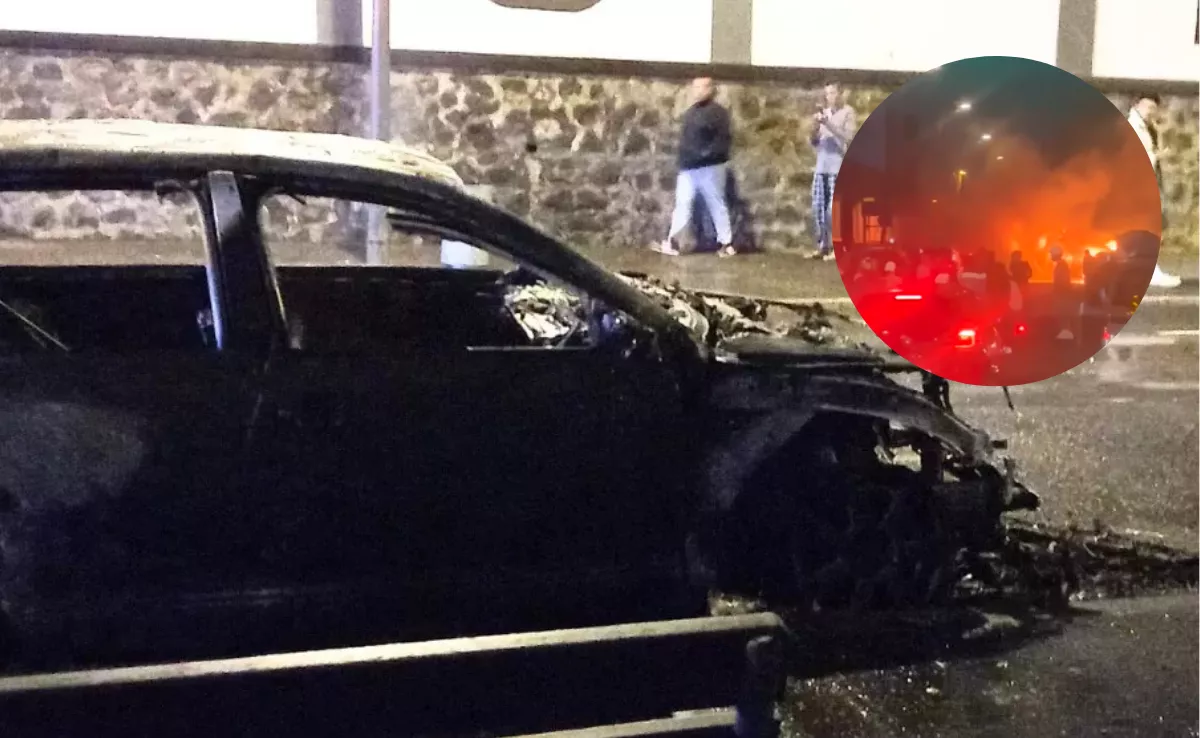 Uno de los seis coches calcinados en Taco junto a un fragmento del vídeo del incendio. / MONTAJE AH