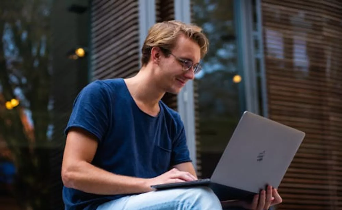 Imagen de un hombre / PEXELS