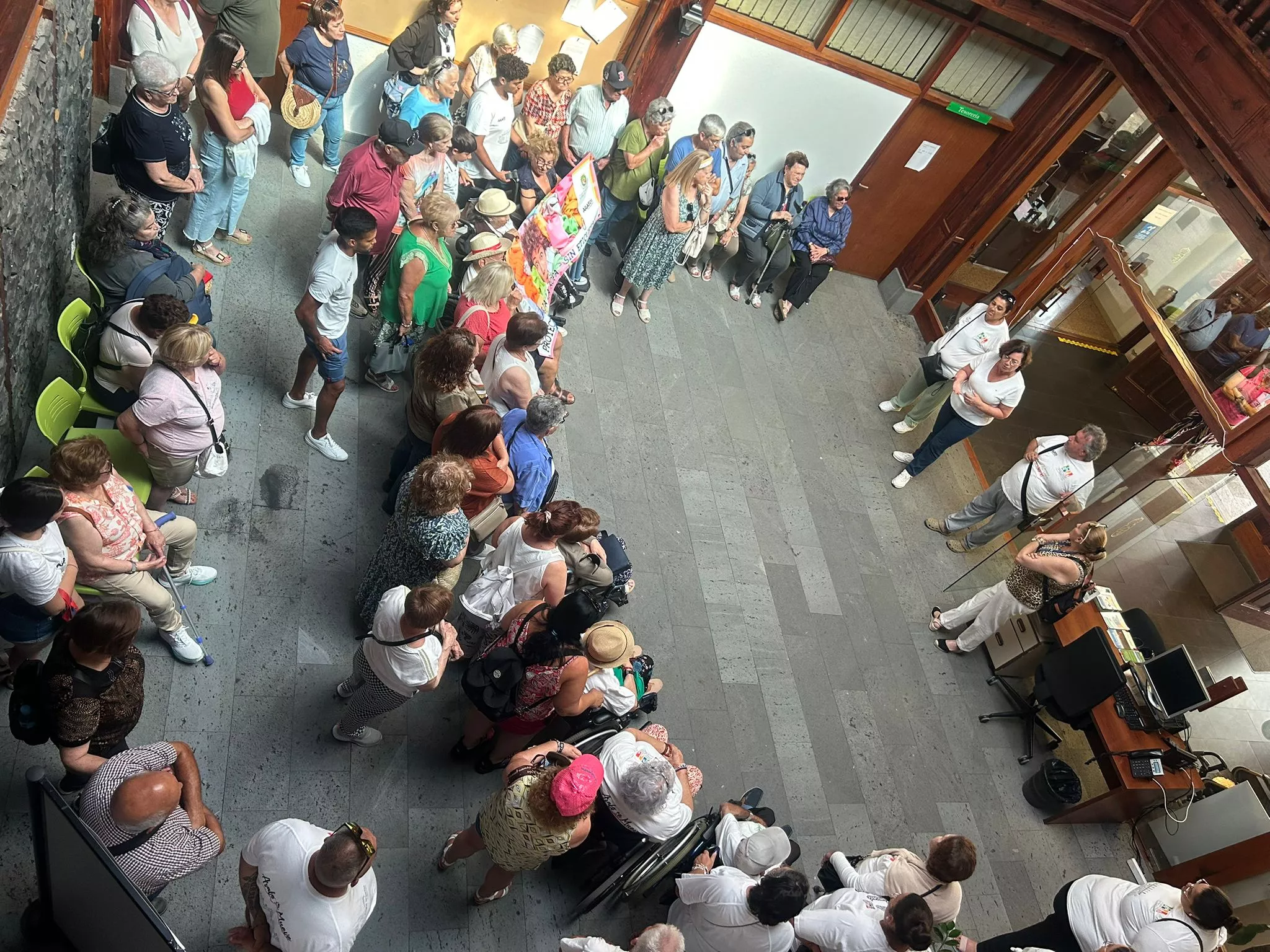 Vecinos del barrio de El Carmen, en Arafo. / CEDIDA
