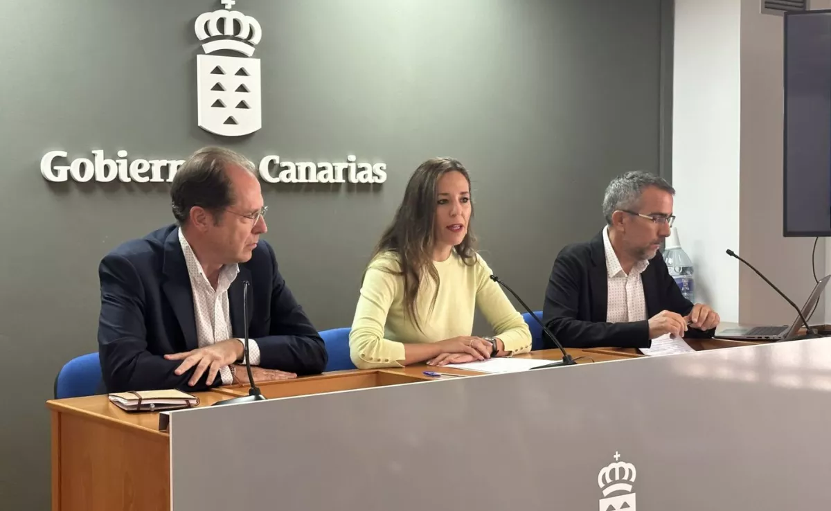 A la izquierda de la imagen, el viceconsejero de Turismo José Manuel Sanabria / GOBIERNO DE CANARIAS