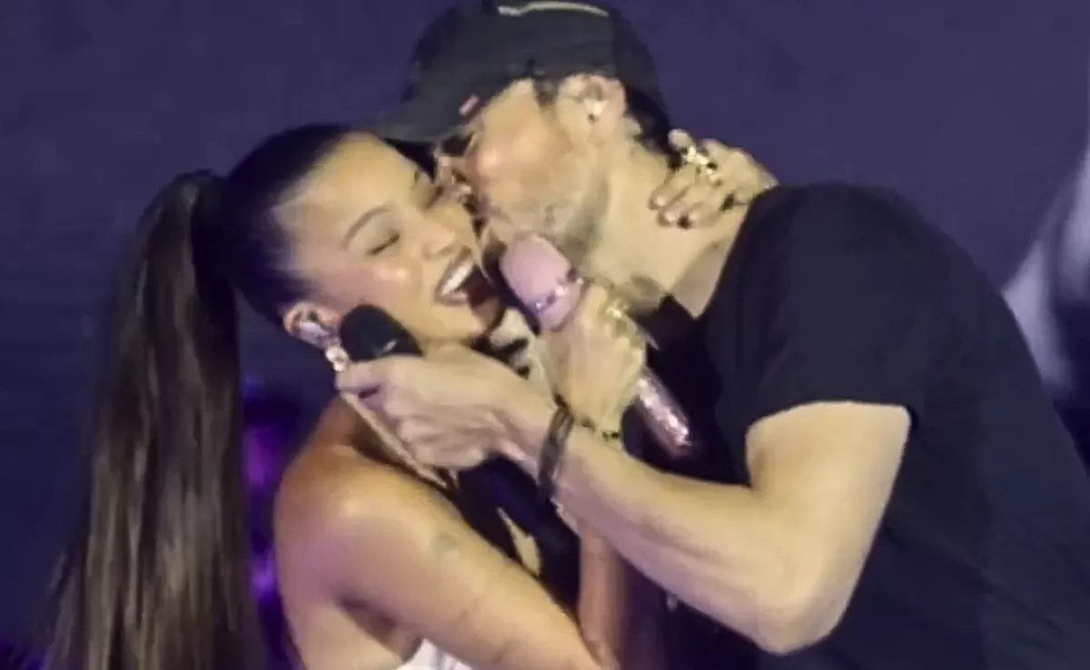 El momento de Enrique Iglesias y Emilia durante el Granca Live Fest / AH