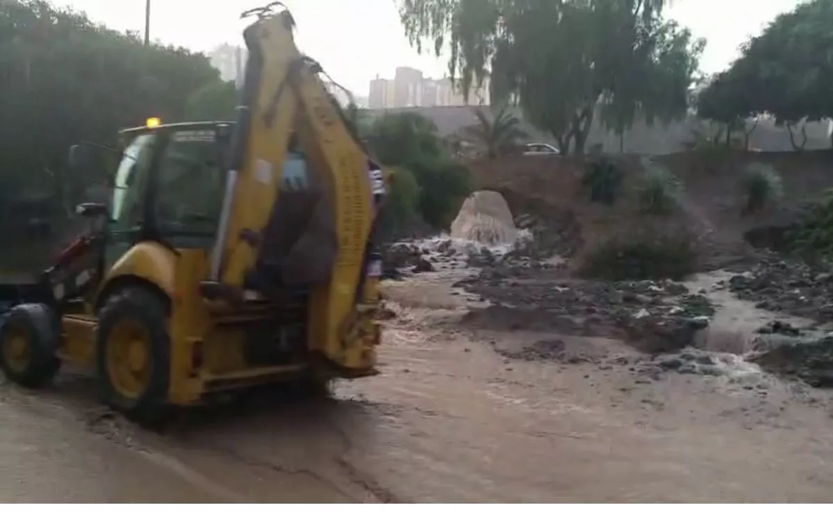 Imagen de archivo de una de las inundaciones más graves ocurridas en el barrio de Reina Mercedes, en Las Palmas de Gran Canaria. / CEDIDA Imagen de archivo de una de las inundaciones más graves ocurridas en el barrio de Reina Mercedes, en Las Palmas de Gran Canaria. / CEDIDA