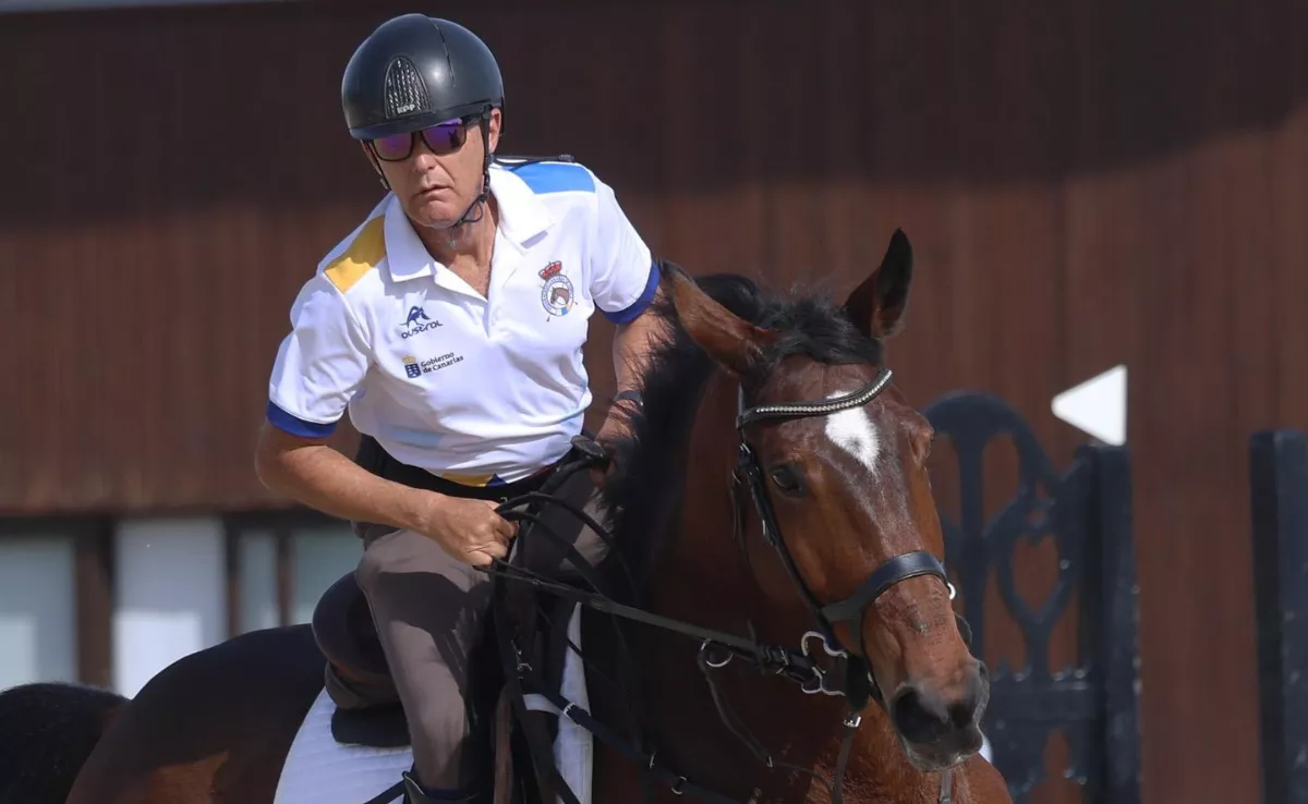 Imagen de un hombre practicando hípica en Canarias / AH