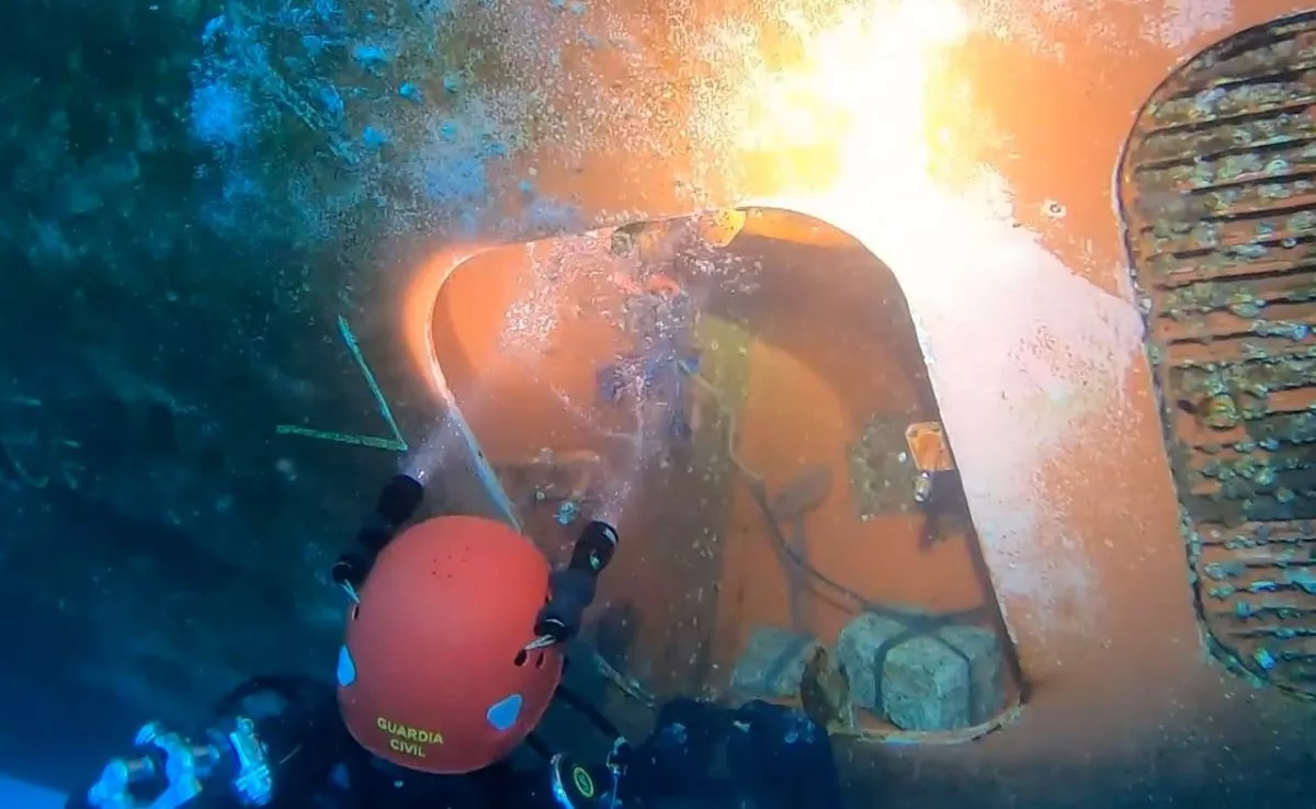Droga escondida en cascos de barcos en el puerto de La Luz. /Cedida
