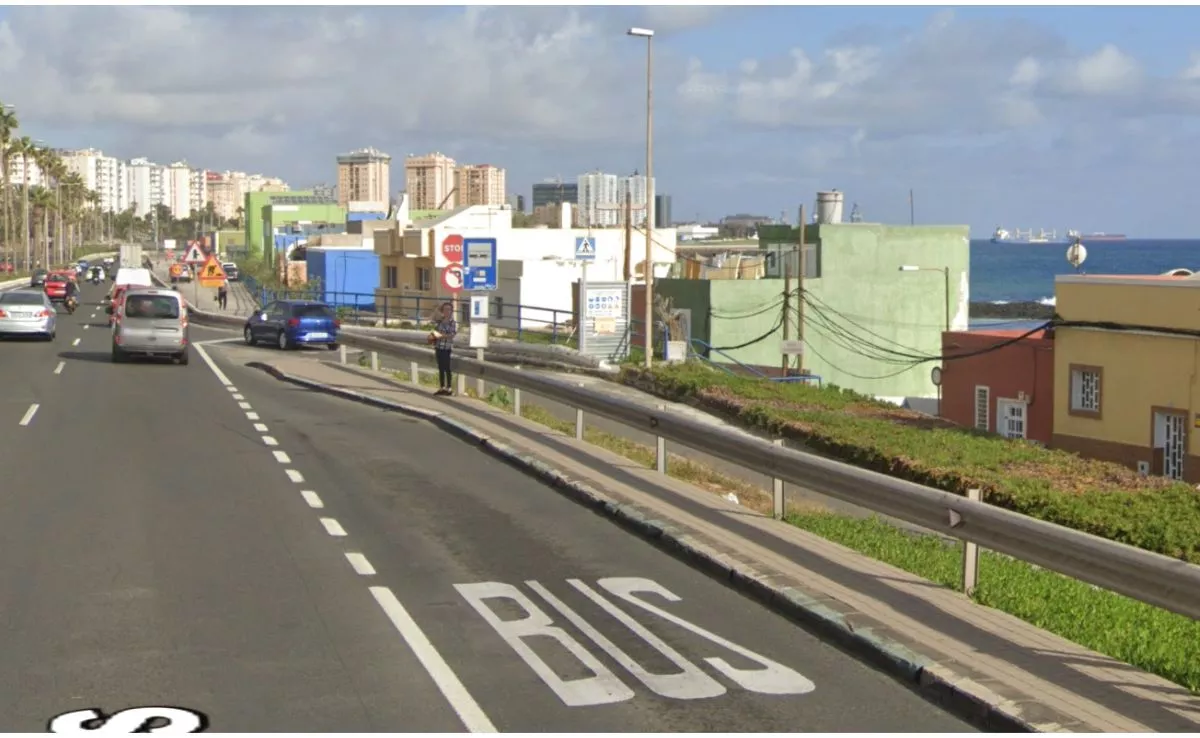 Parada de Guaguas Global en el barrio marinero de San Cristóbal. / Google Maps