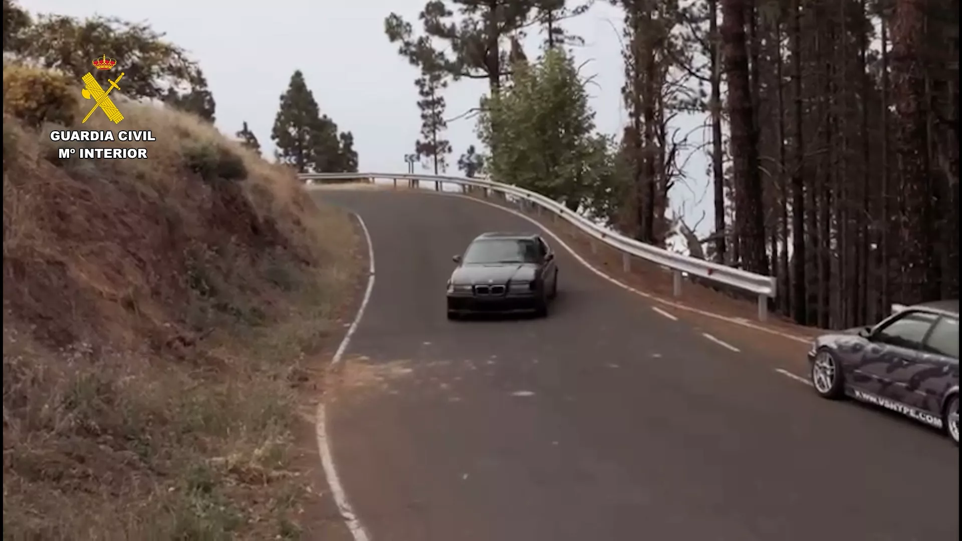 Uno de los vehículos que conducían de forma temeraria. / GUARDIA CIVIL