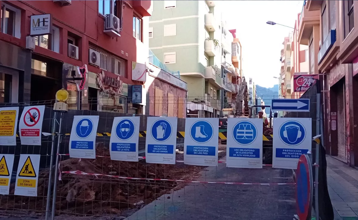 Obras en la calle de La Rosa|AH