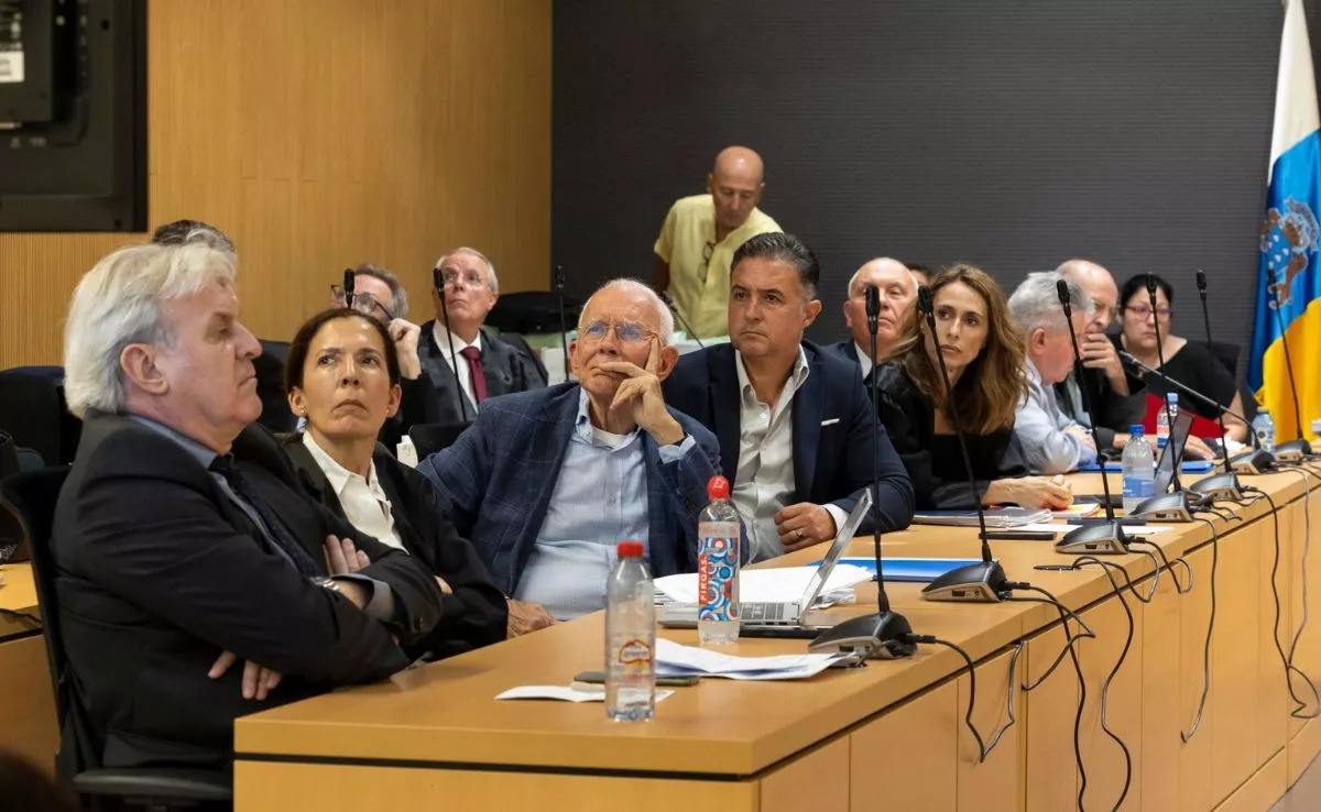 Juicio contra 15 exdirectivos de Emalsa por un supuesto quebranto millonario a la empresa. / EFE / Quique Curbelo