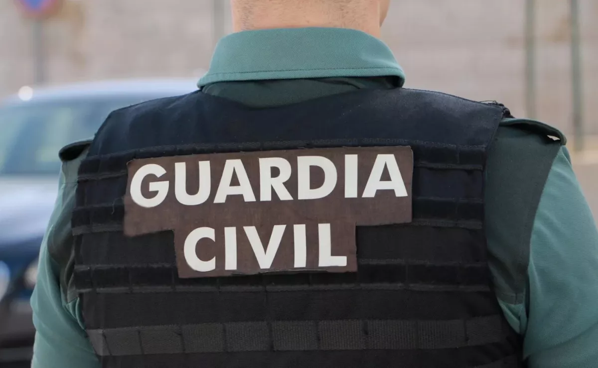 Un guardia civil con un chaleco antibalas./ ARCHIVO