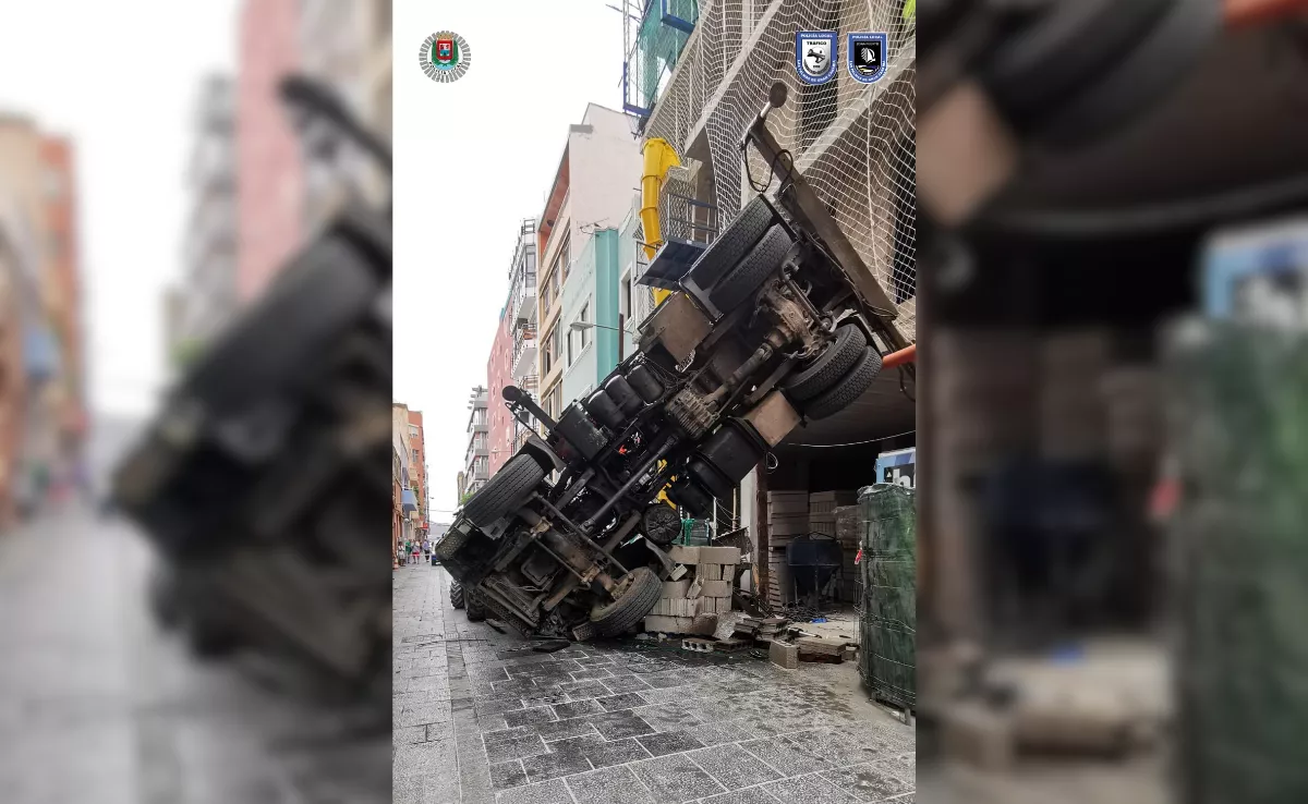 Imagen del vuelco del camión grúa / POLICÍA LOCAL DE LAS PALMAS DE GRAN CANARIA