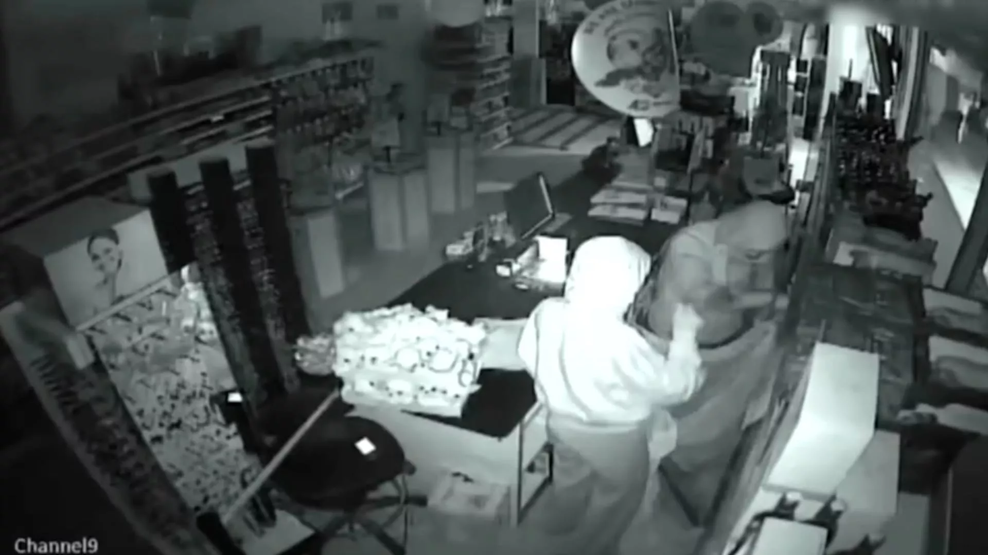 Imagen de las cámaras de seguridad en uno de los robos. /Cedida