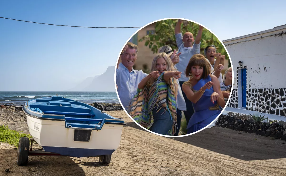 Imagen de una escena de Mamma Mia! y un pueblo de Canarias / MONTAJE AH 