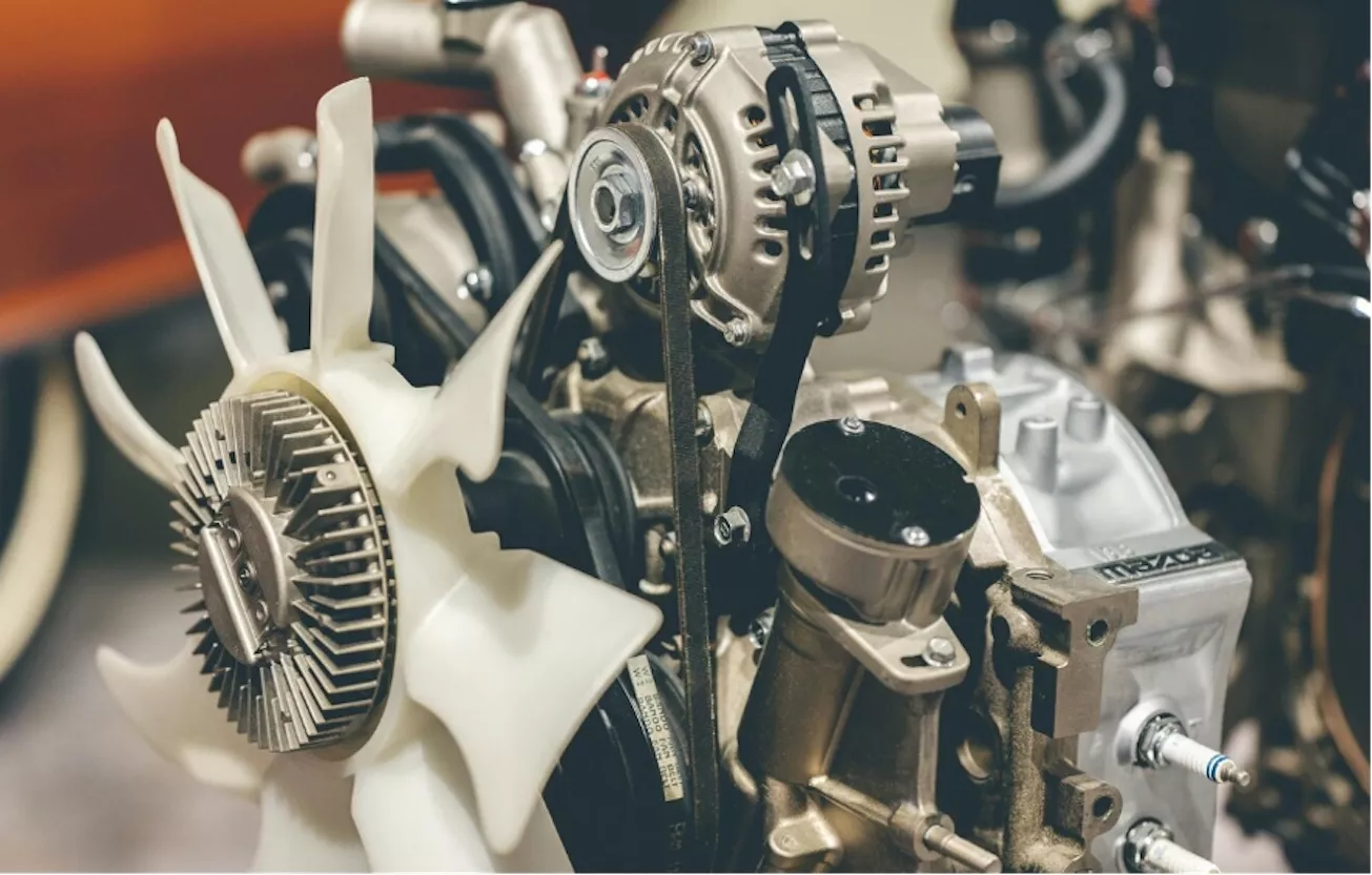 Detalle de un motor de segunda mano