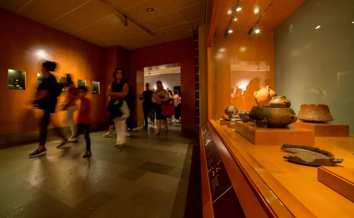 Imágenes de visitantes en Cueva Pintada / CUEVA PINTADA