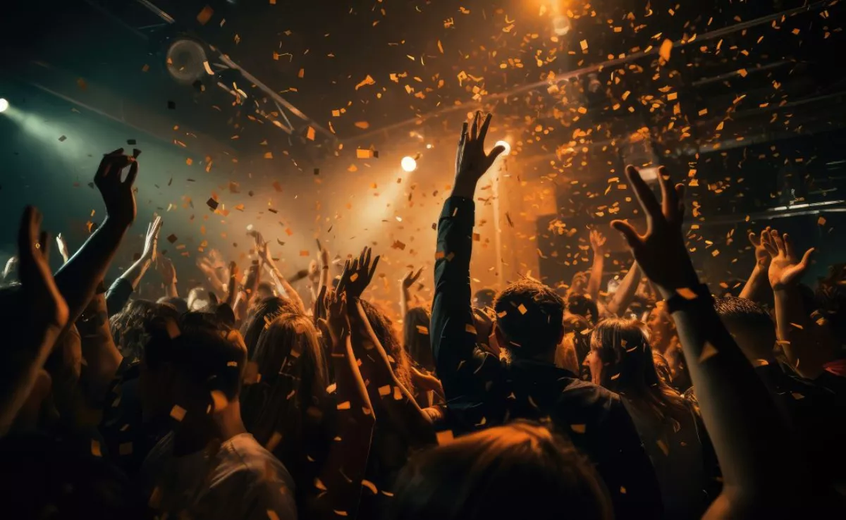 Jóvenes de fiesta / SERVIMEDIA