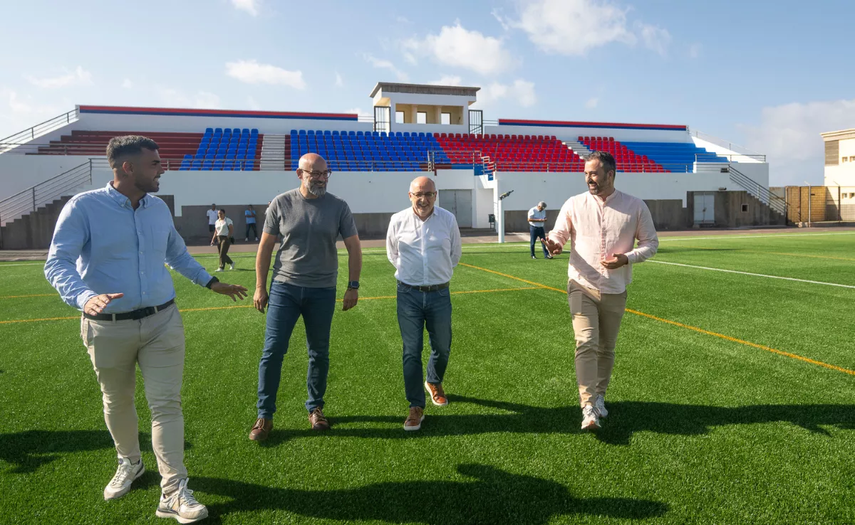 Inauguración del campo de fútbol de El Calero con el nuevo césped / CABILDO DE GRAN CANARIA