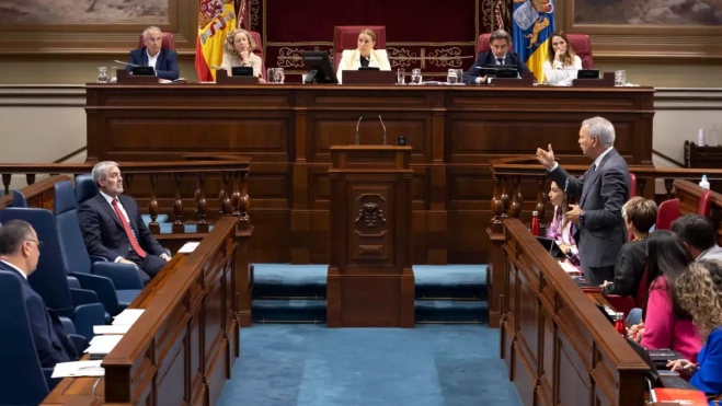 Imagen del Parlamento de Canarias / EFE Imagen del Parlamento de Canarias / EFE