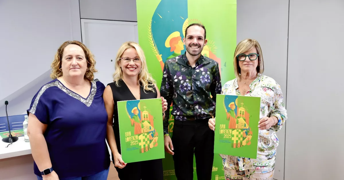 Foto de familia junto al cartel de las Fiestas de San Lorenzo / AYUNTAMIENTO DE LAS PALMAS 