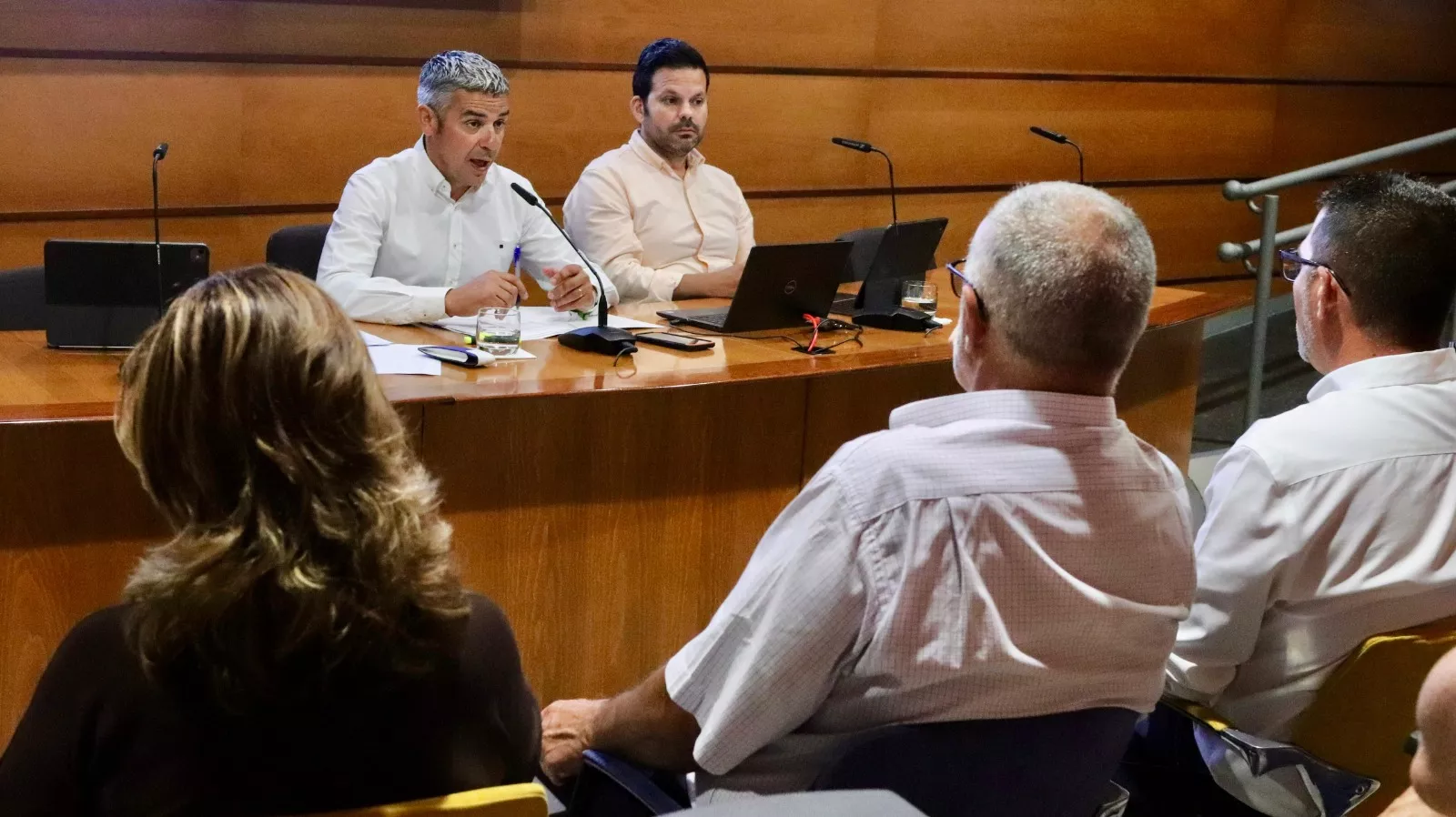 El consejero del Sector Primario, Narvay Quintero, durante su intervención en la reunión mantenida con el sector. / GOBIERNO DE CANARIAS