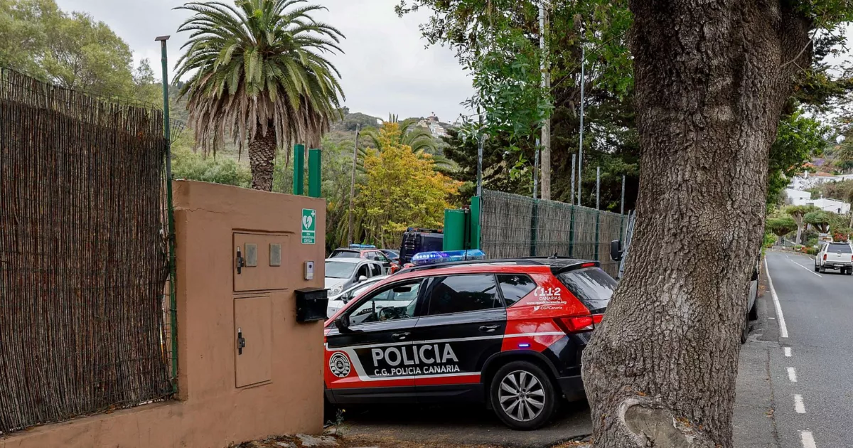 Imagen de archivo de la Policía Canaria durante el registro reciente de un centro de menores en Gran Canaria / EFE