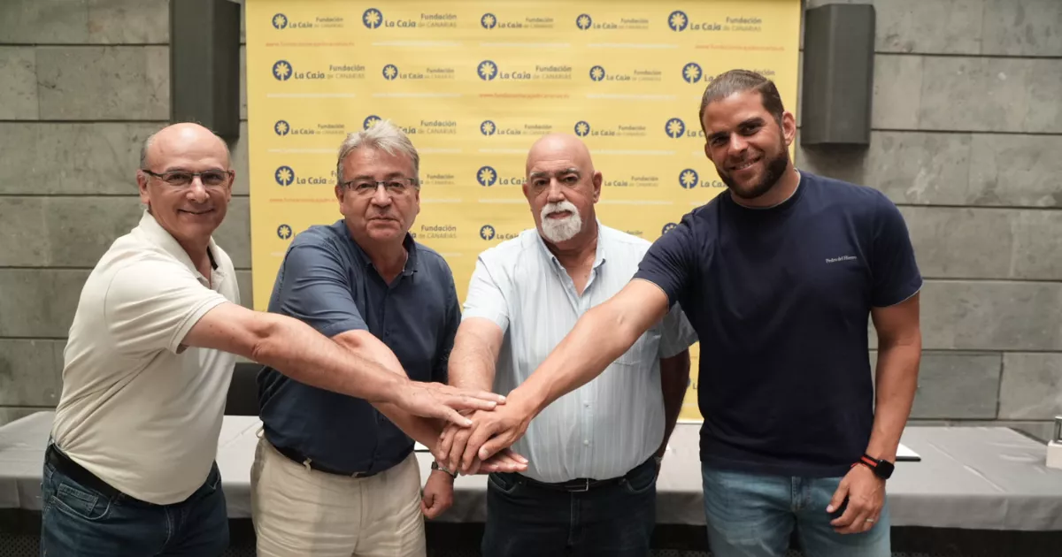 Foto de familia firma del convenio / LA CAJA DE CANARIAS