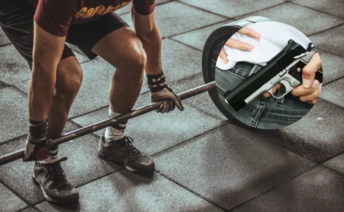Imagen de una persona en el gimnasio junto a la foto de un arma. / CANVA