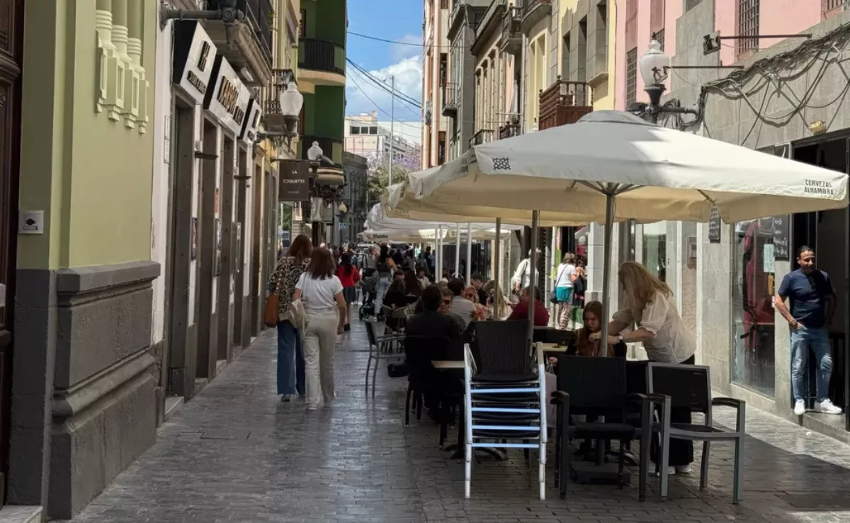 Terrazas en la calle Cano, en Las Palmas de Gran Canaria / ATLÁNTICO HOY