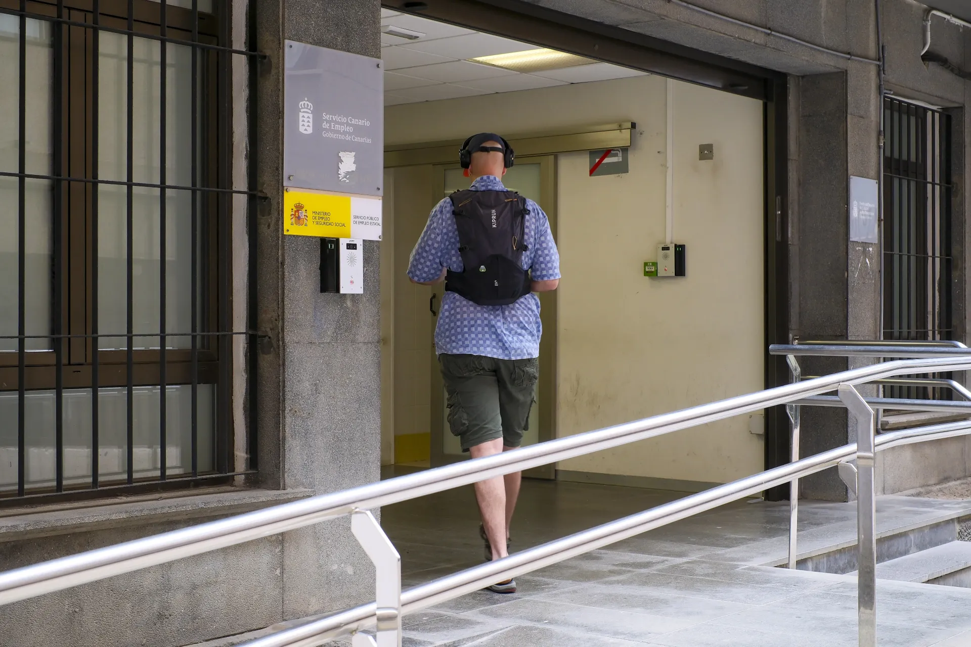 En la imagen, una oficina de empleo en Las Palmas de Gran Canaria. / EFE - ÁNGEL MEDINA G.