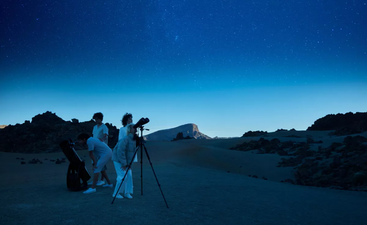 Un grupo de personas observando las Perseidas / TURISMO DE TENERIFE