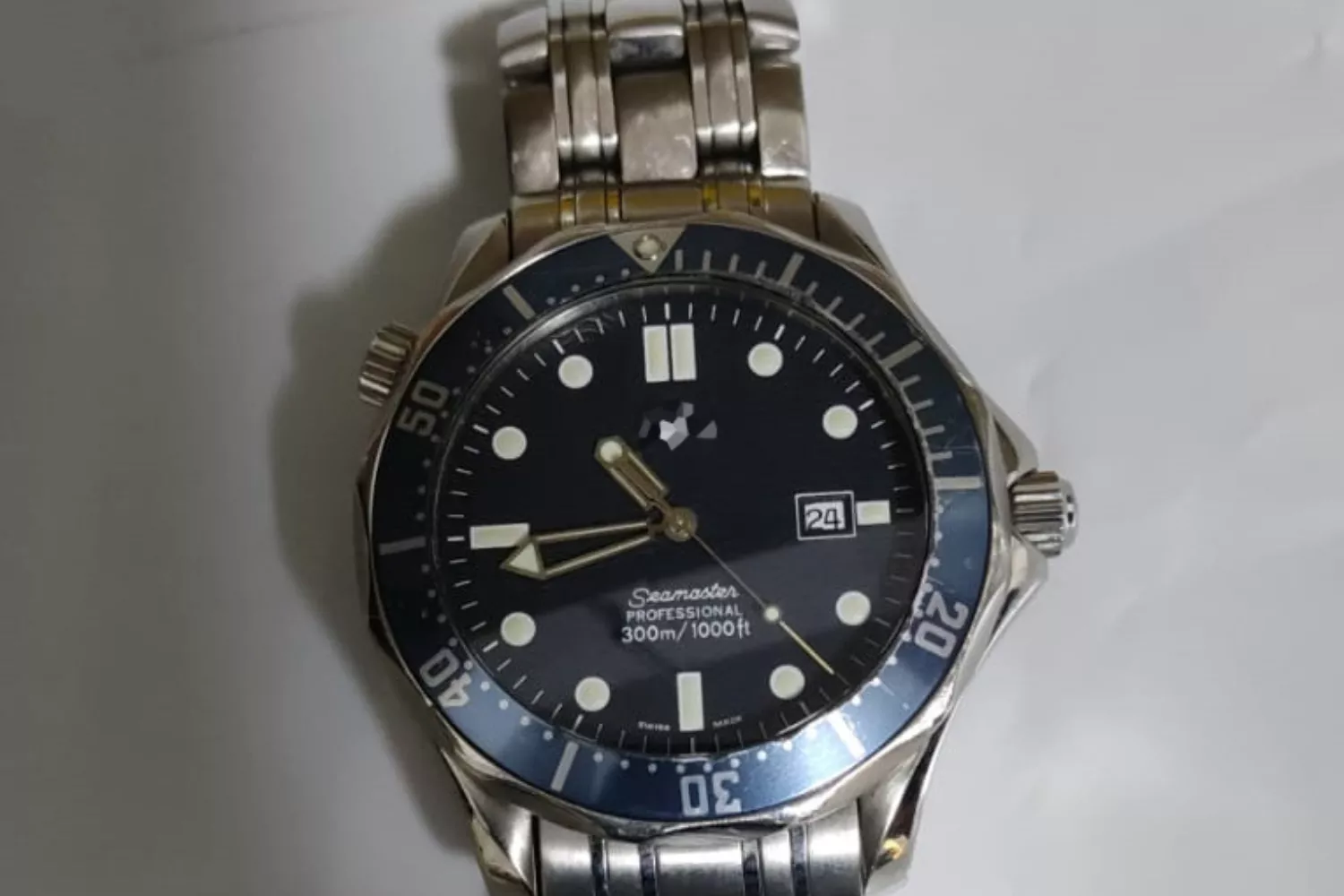 Imagen del reloj robado a un hombre en Barcelona en mayo por parte de tres jóvenes localizados en Canarias. / POLICÍA NACIONAL