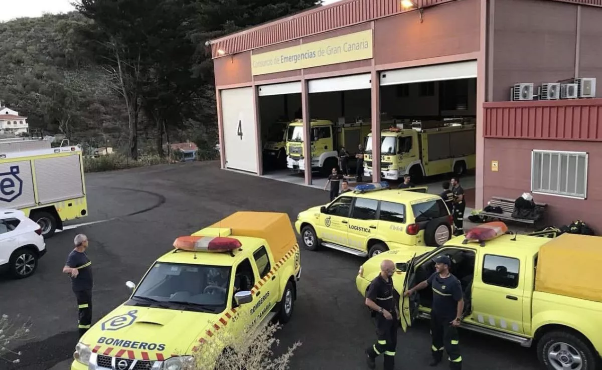 Efectivos en un parque de bomberos|BOMBEROSGRANCANARIA
