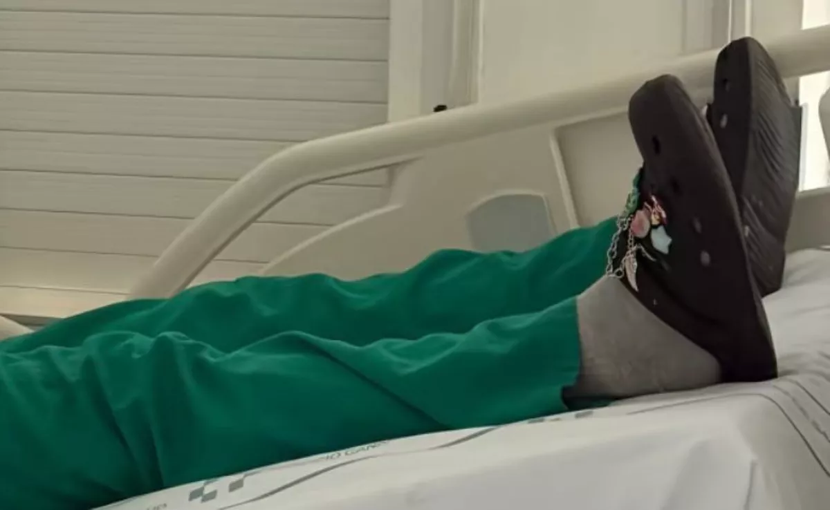 Imagen de un trabajador del HUC afectado por el calor. / REDES Imagen de un trabajador del HUC afectado por el calor. / REDES