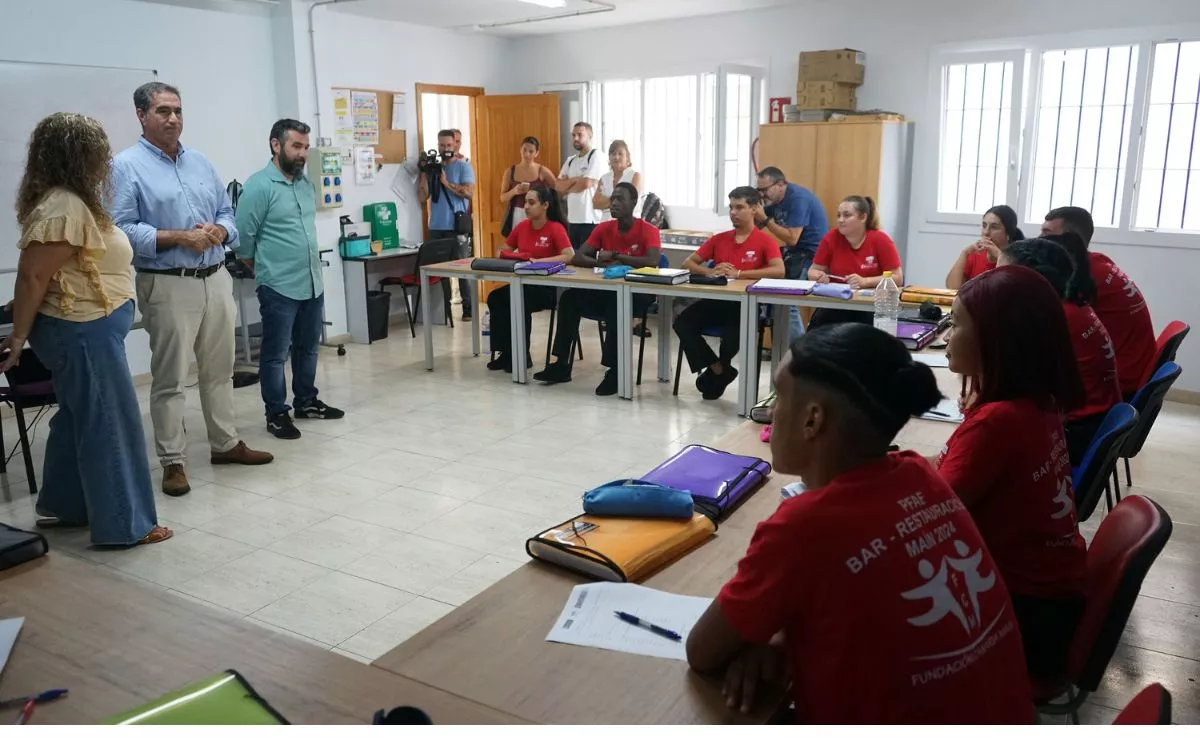Más de 300 jóvenes extutelados han recibido formación y orientación laboral a través del proyecto Main T'Acompaña