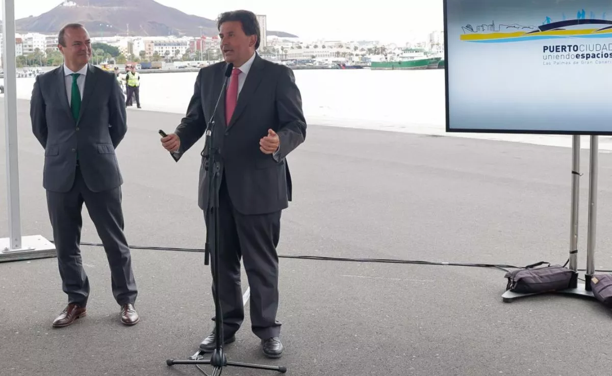 Luis Ibarra, junto al entonces alcalde Augusto Hidalgo, en la presentación del proyecto Puerto-Ciudad. / AH