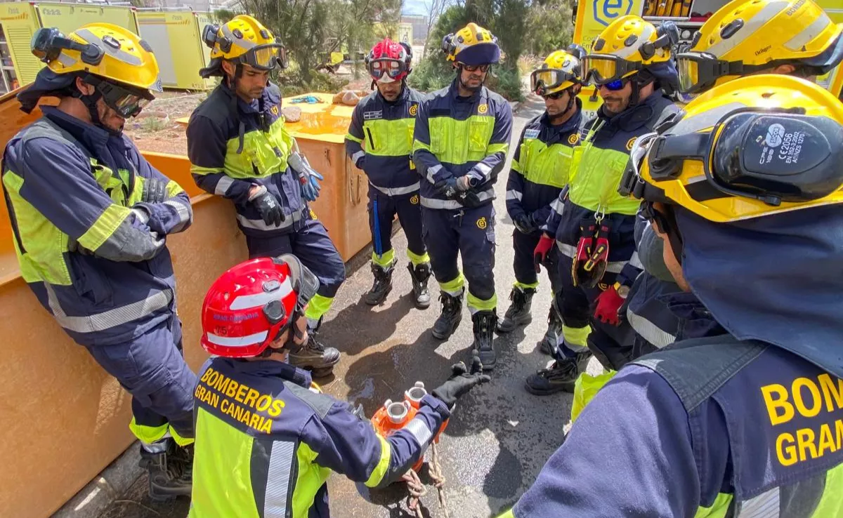 En la imagen, bomberos del Consorcio de Emergencias de Gran Canaria / CEDIDA